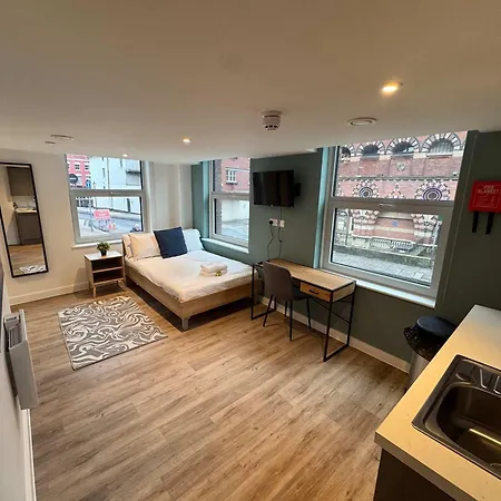 Flat Close To Queen Square - Flat 2b *