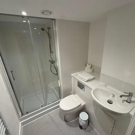 شقة Flat Close To Queen Square - Flat 2b *