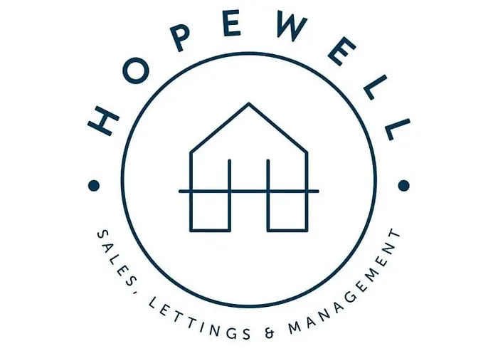 Flat Close To Queen Square - Flat 2b شقة *