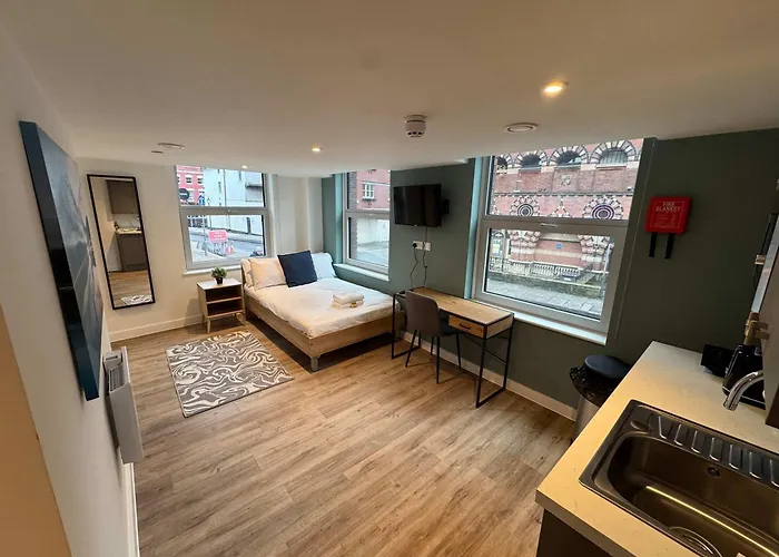 Flat Close To Queen Square - Flat 2b *